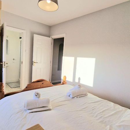 Cosy 3 Bedroom All Ensuites Galway Exterior photo